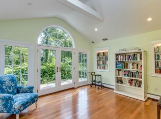 24 Tappentown Ln, Glen Head, NY 11545