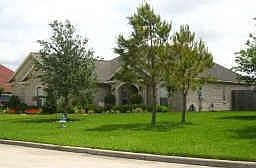 Prairie Knoll Estates is one-mile from I-45.
