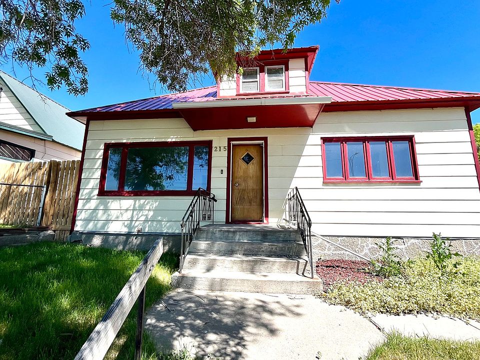 1st image of 215 15th St NE