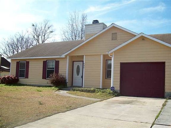 635 Foxfire Circle Front