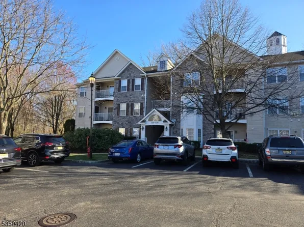 121 Barrister Dr, Butler Boro, NJ 07405