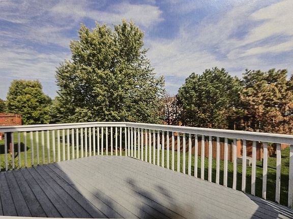 3rd image of 407 Gloria Ln