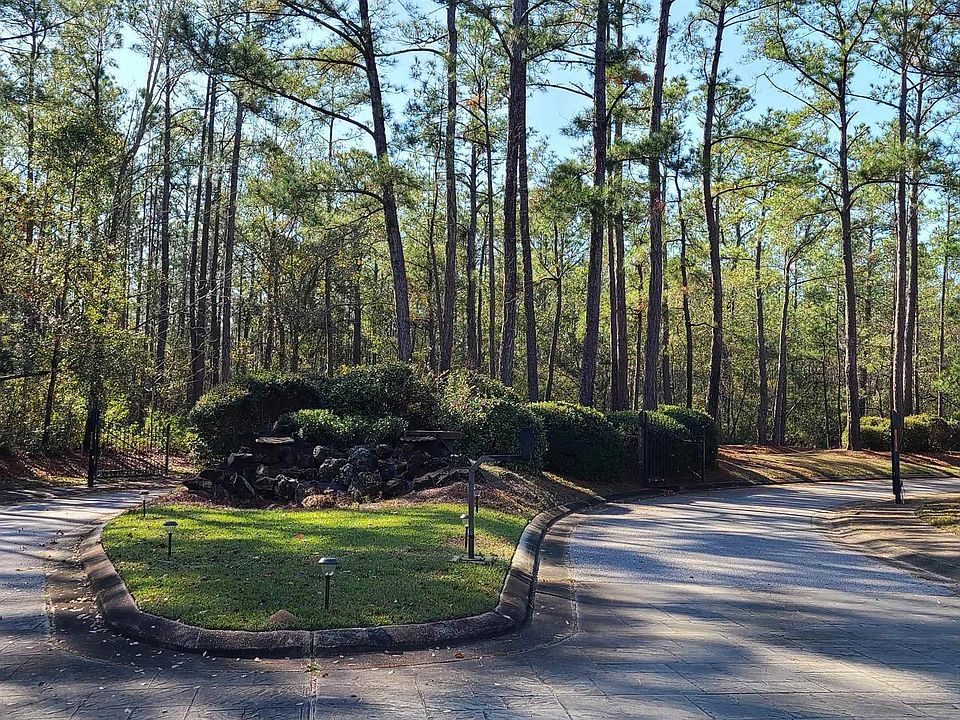 1st image of 850 Heron Cove Ln