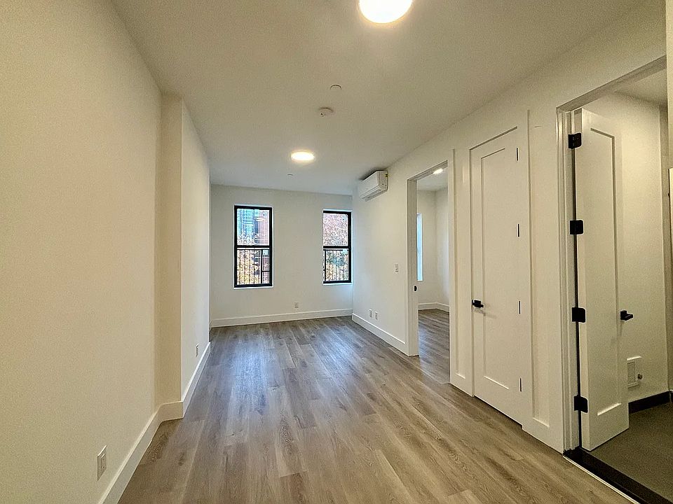 1st image of 902 Rogers Ave #3F