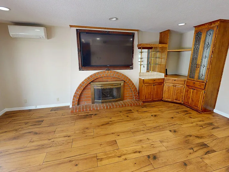 2431 Deerfield Ct — Photo 10