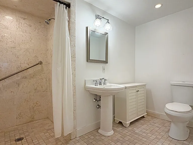 37 Stephen Pl — Photo 18