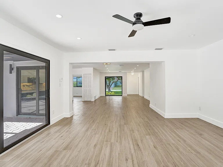 1250 SW 4th St — Photo 15