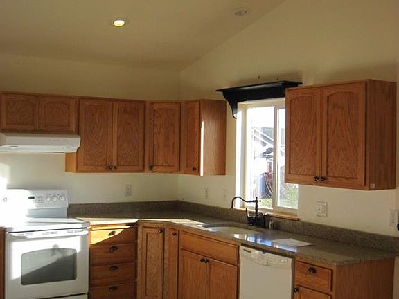 3rd image of 520 Frederick Ave