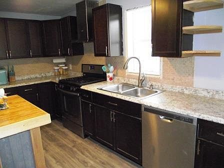 5th image of 311 E Foster St