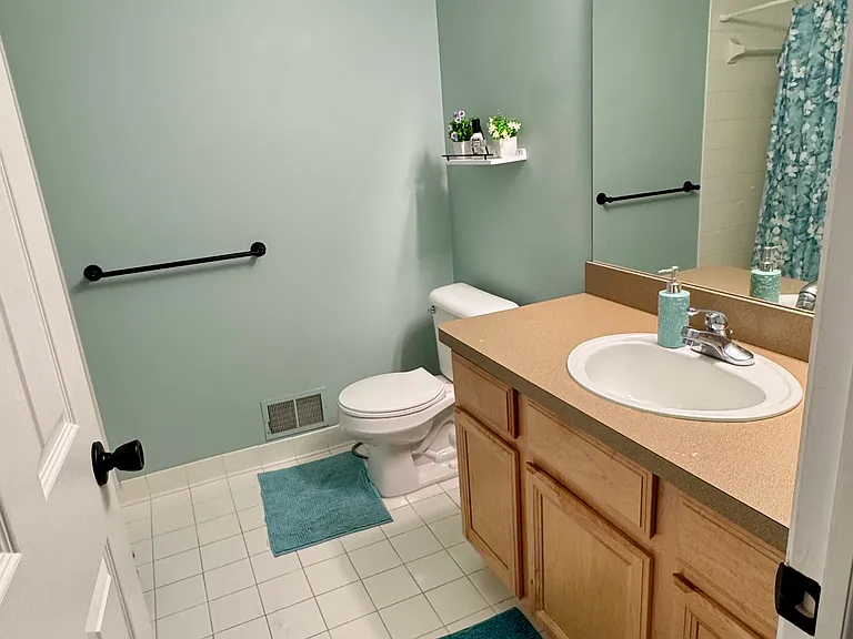 Chesapeake Cir — Photo 12