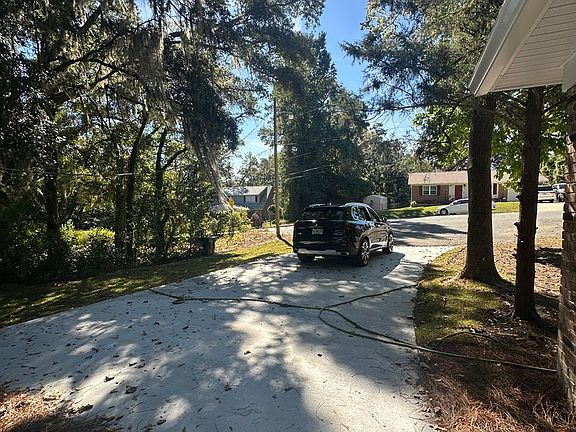 4th image of 2446 Dundee Dr