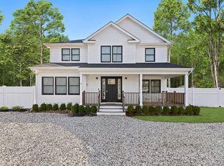 4 Camberly Rd, East Hampton, NY 11937