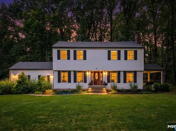 61 Heather Hill Ln, Woodcliff Lake, NJ 07677