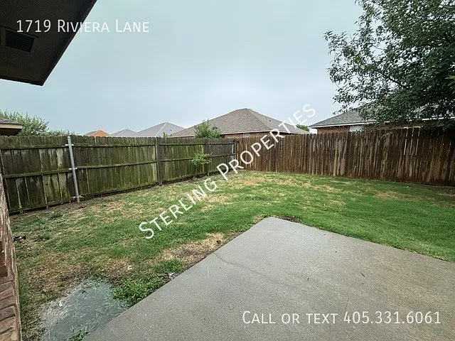 1719 Riviera Ln — Photo 15