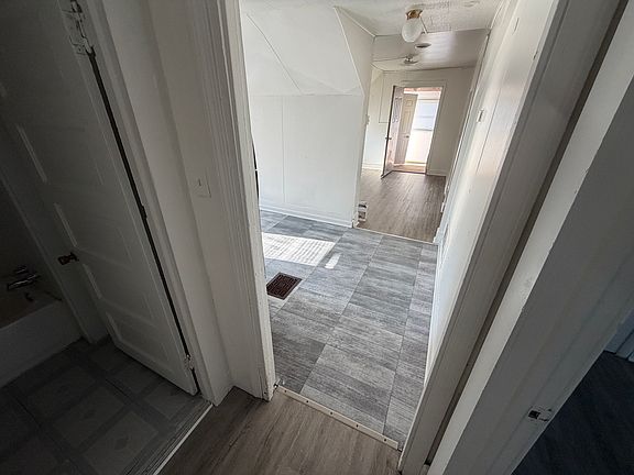 5th image of 531 N Schuyler Ave APT 2