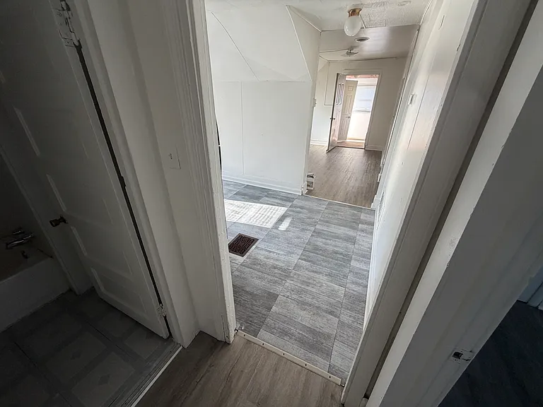 531 N Schuyler Ave #2 — Photo 5