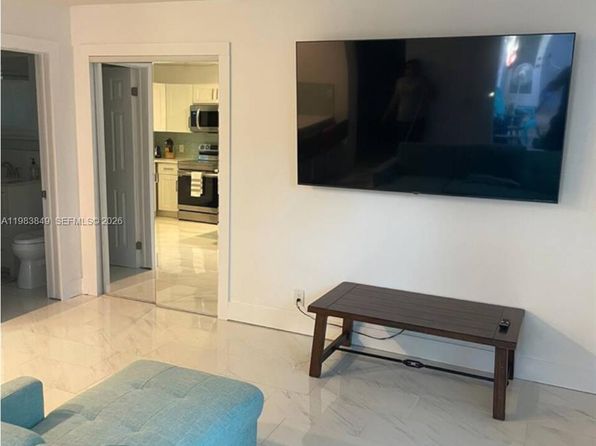 1432 NE 5th Ave APT 2