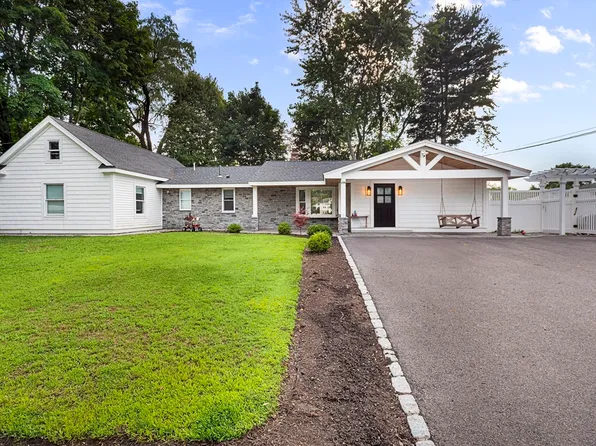 154 N Main St, Bellingham, MA 02019