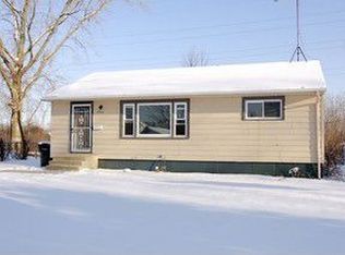 2925 N Pine St, Waukegan, IL 60087