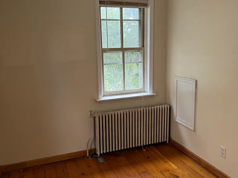 219 Chestnut St — Photo 6