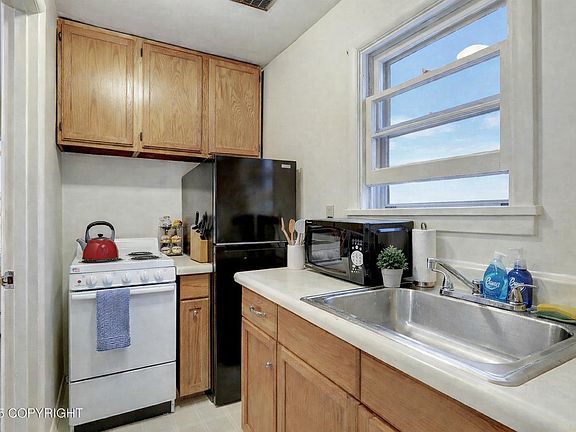4th image of 728 E 8th Ave #6