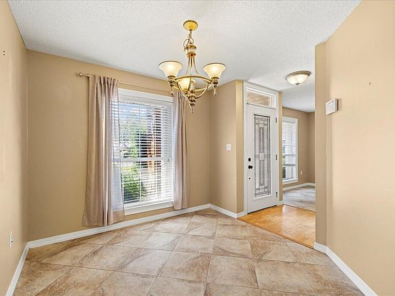 5th image of 3995 Lauren Ct