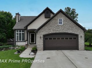 888 Winn Lake Dr, Lapeer, MI 48446