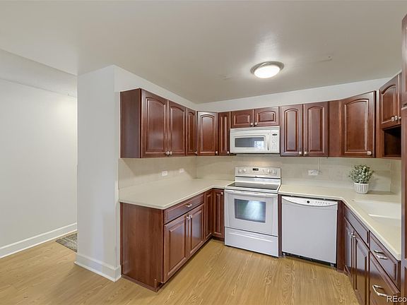 4th image of 755 S Alton Way #7C