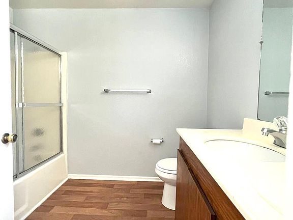 4th image of 25880 Dartmouth St APT 3