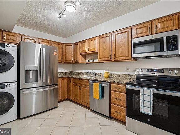 3rd image of 15115 Interlachen Dr Unit 3-901