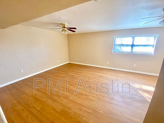 5th image of 908 N Lbj Dr APT 9