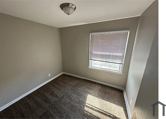 927 Drummond Dr — Photo 10