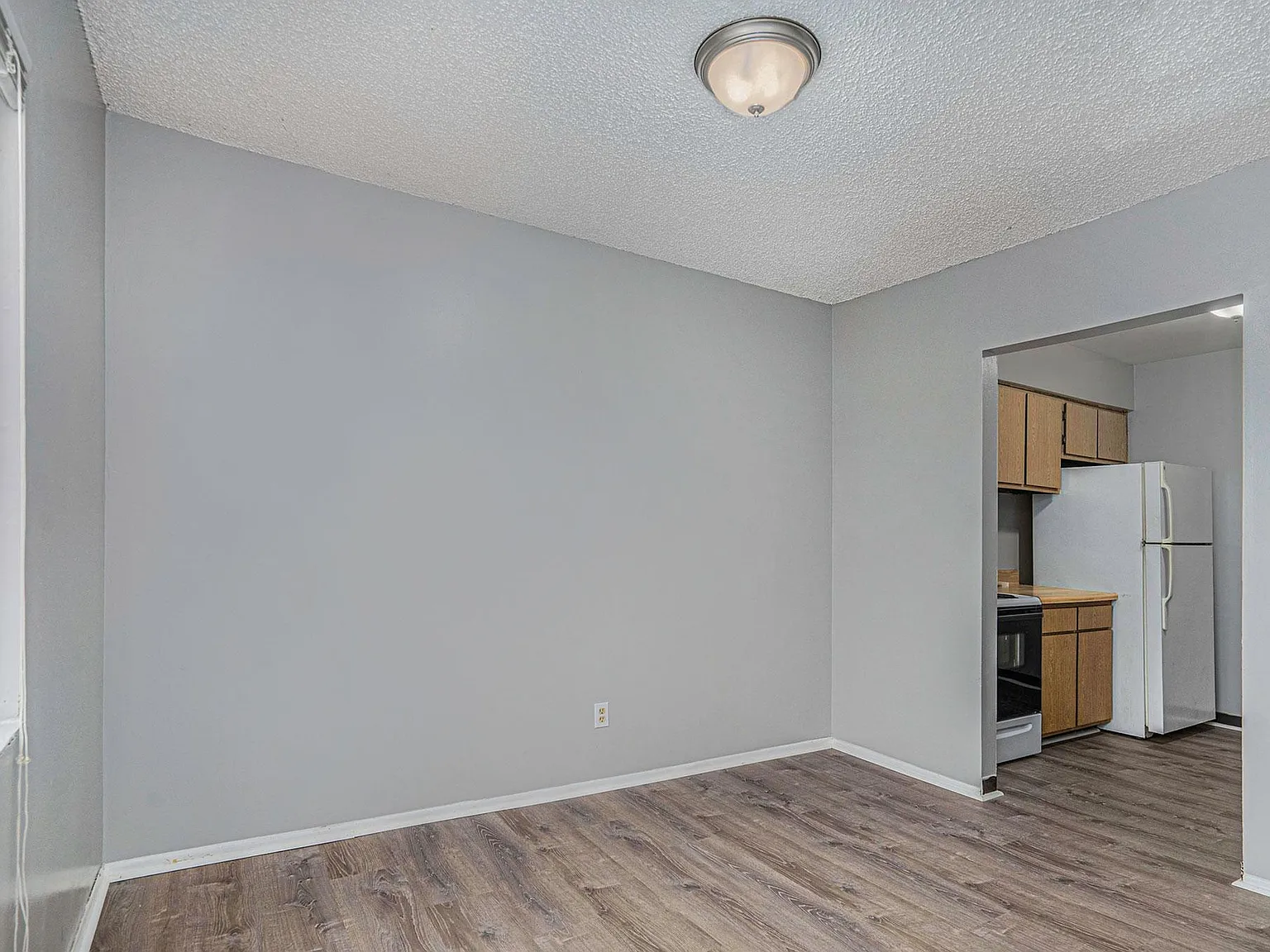 2 bed, $995 — Photo 4