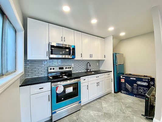 1st image of 119-44 Long St #2