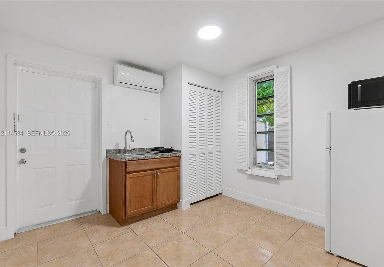 6101 SW 24th St — Photo 3