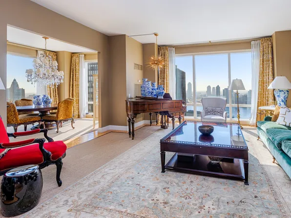 845 United Nations Plaza image 1 of 7