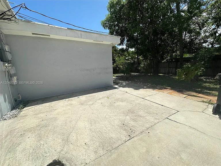 1645 NW 6th Ave #W — Photo 12