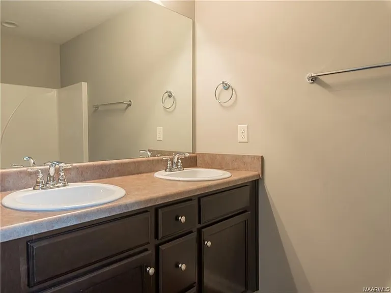 6320 Burbank Crossing Loop — Photo 10