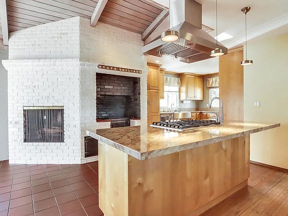4th image of 4615 Skyline Ln