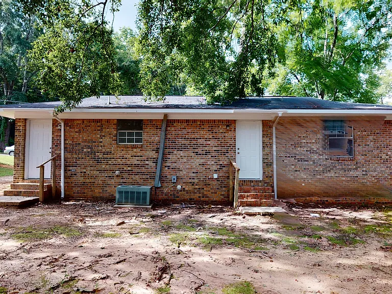 901 E Grubbs St — Photo 20