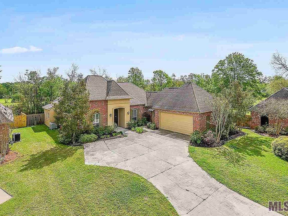 1st image of 15434 Summer Trace Dr