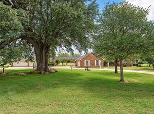654 County Road 473, Lott, TX 76656