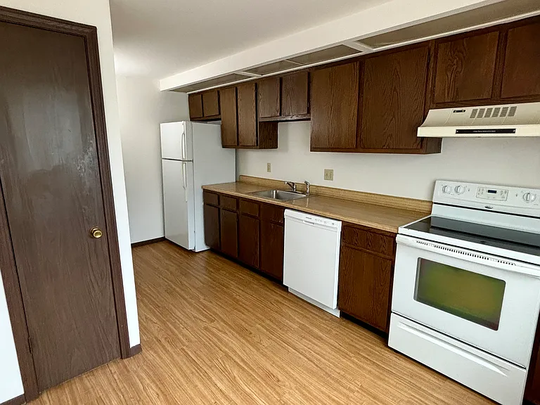 21 Barton Ct #4 — Photo 1