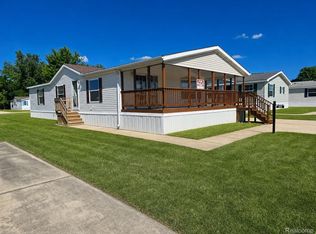 305 Aspen Ln, Dundee, MI 48131