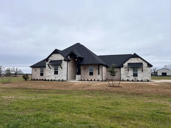 3223 Hunter Crossing Trl, Bryan, TX 77808