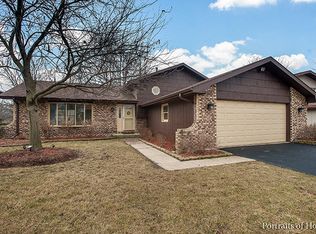 2921 Northcreek Dr, Woodridge, IL 60517
