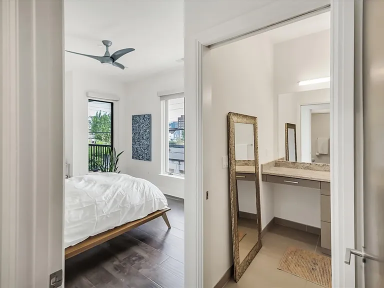 438 Selden St #203 — Photo 16