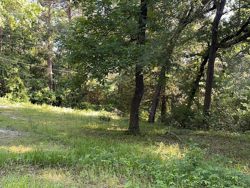 2nd image of 195 Lemans St