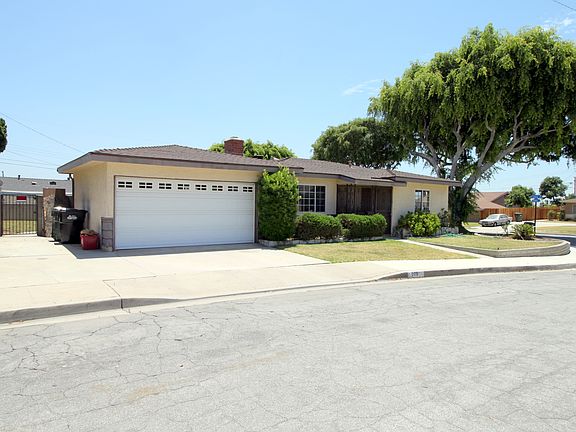2nd image of 900 Raywood Pl