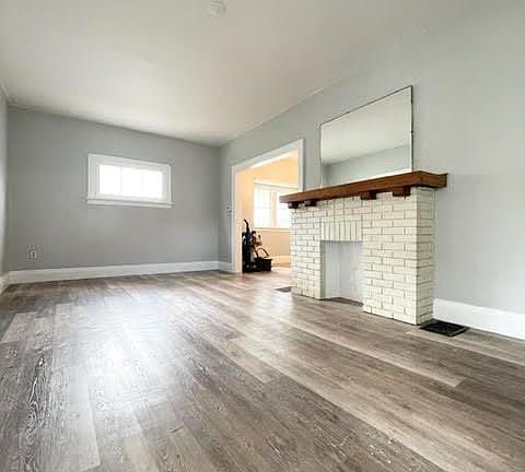 4th image of 434 W Poinsetta Ave